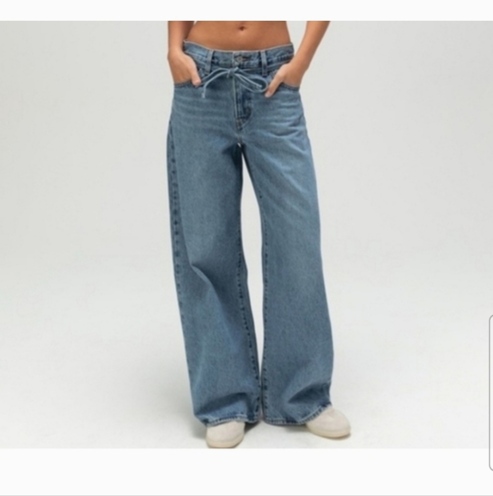 Levi's XL Sraight 23 x 31 Medium Blue Flare Jeans Gorgeous